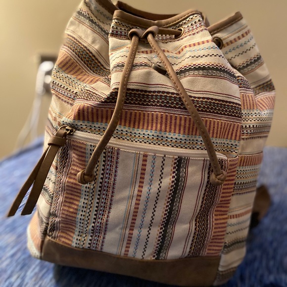 Back pack - Picture 2 of 4